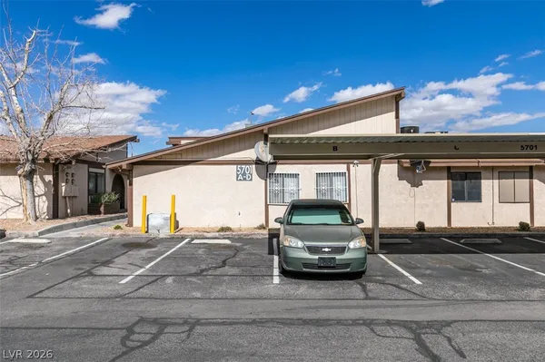 $1,295 | 5701 Smoke Ranch Road, Unit C, Las Vegas, NV 89108