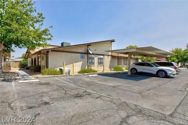 $1,445 | 5701 Smoke Ranch Road, Unit C, Las Vegas, NV 89108