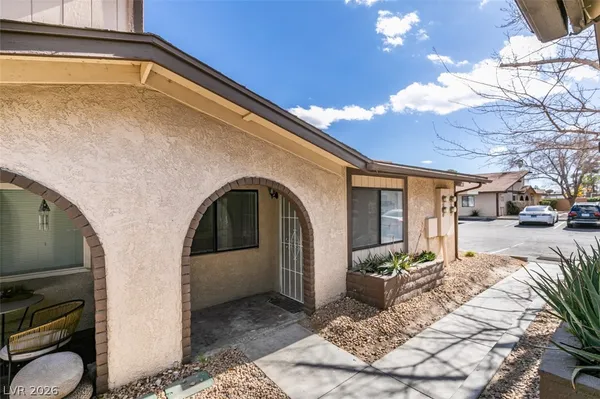 $1,295 | 5701 Smoke Ranch Road, Unit C, Las Vegas, NV 89108