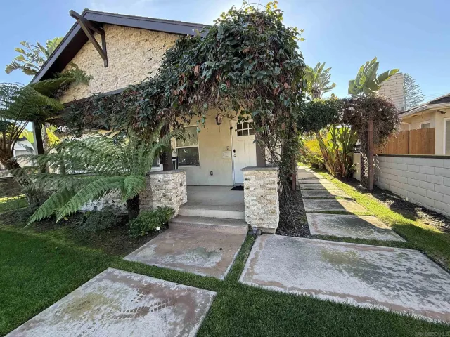 $2,495,000 | 1067 Oliver Avenue, San Diego, CA 92109