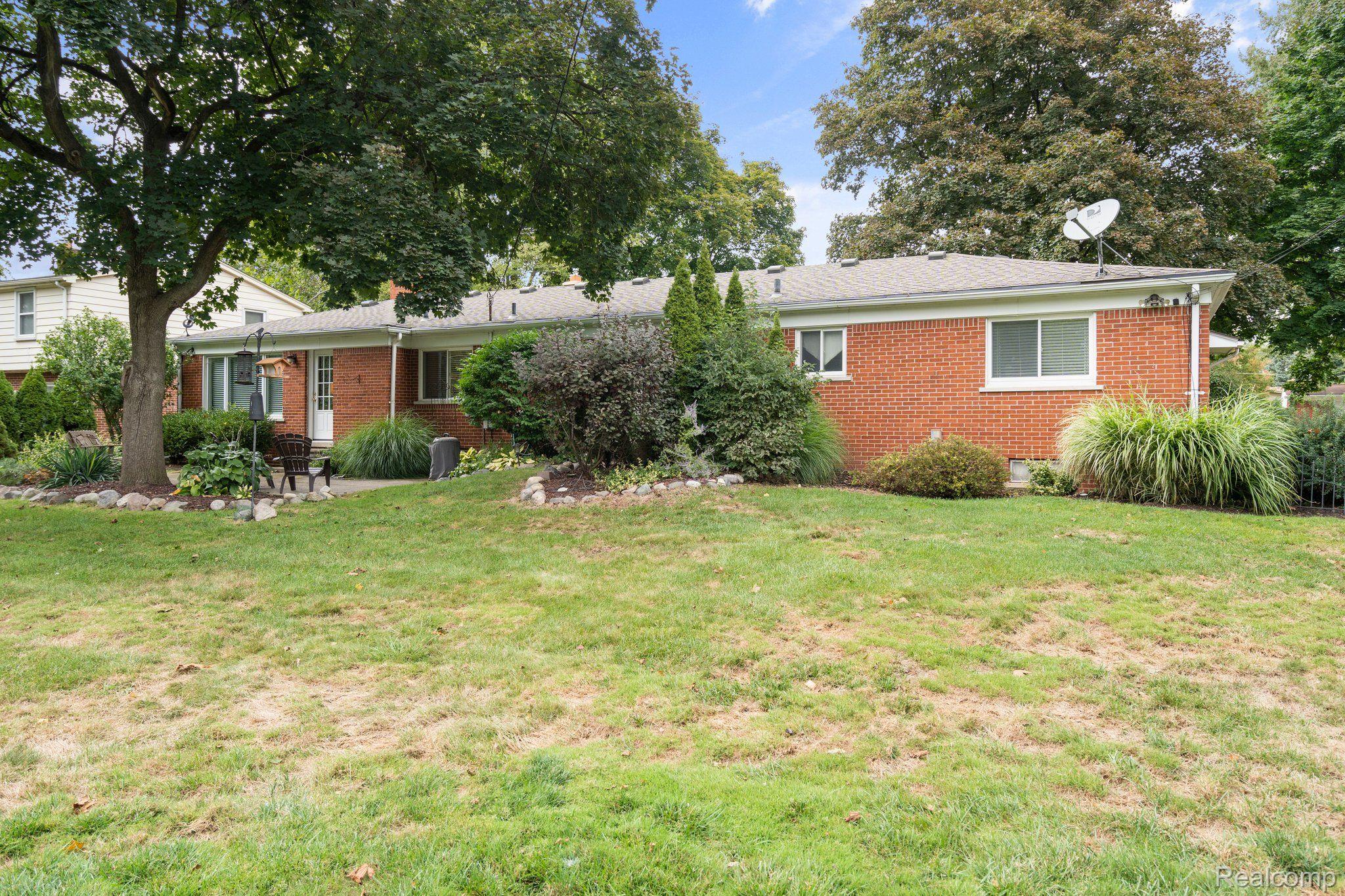 32365 Farmersville Road Farmington, MI 48334 - Photo 51 of 52 Gallery Image 51