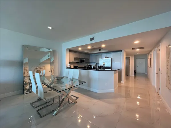 $5,000 | 2650 Lake Shore Drive, Unit 803, Riviera Beach, FL 33404