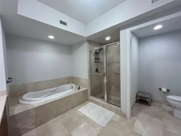$5,000 | 2650 Lake Shore Drive, Unit 803, Riviera Beach, FL 33404