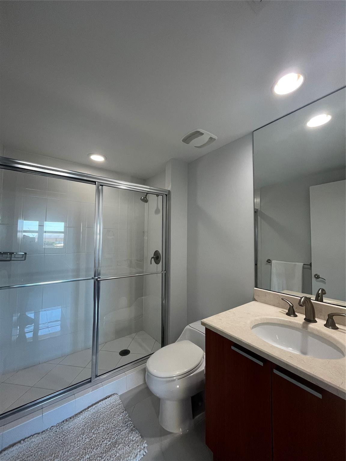 2650 Lake Shore Drive, Unit 803 Riviera Beach, FL 33404 - Photo 7 of 32 Photo 7