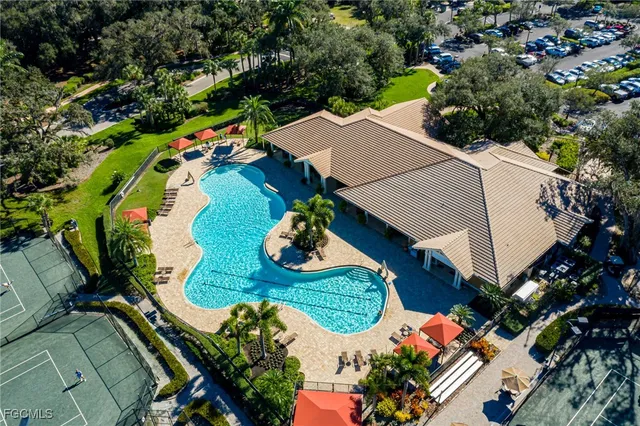 a view of a tennis court