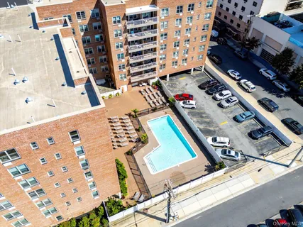 $478,999 | 410 East Broadway, Unit 4C, Long Beach, NY 11561