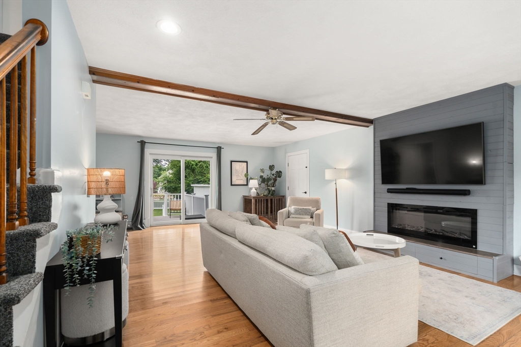 391 Concord Road Billerica, MA 01821 - Photo 4 of 42