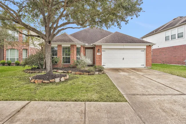 $2,400 | 30406 Mesa Valley Drive, Spring, TX 77386