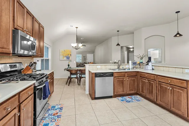 $2,400 | 30406 Mesa Valley Drive, Spring, TX 77386