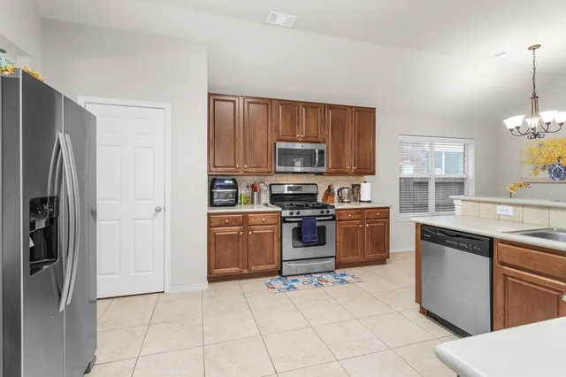 $2,400 | 30406 Mesa Valley Drive, Spring, TX 77386