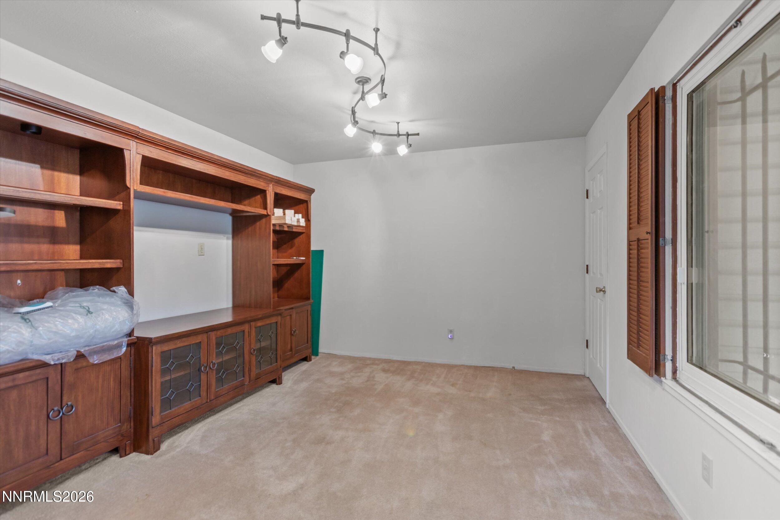 4960 Lakeside Drive Reno, NV 89509 - Photo 4 of 41 04-0Y7A6150
