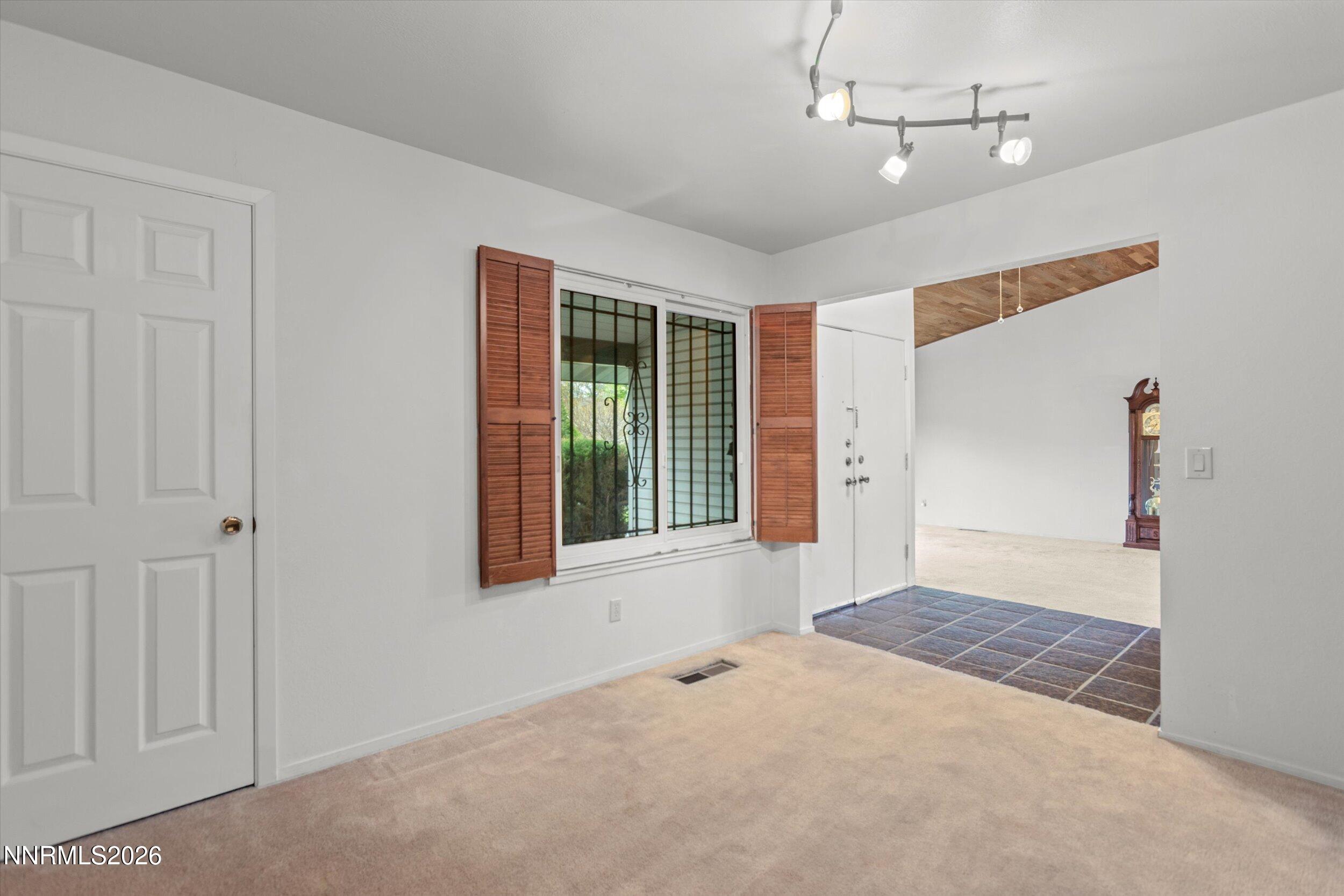 4960 Lakeside Drive Reno, NV 89509 - Photo 5 of 41 05-0Y7A6153