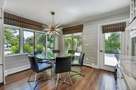 $2,350,000 | 12 Locust Lane, Roslyn Heights, NY 11577