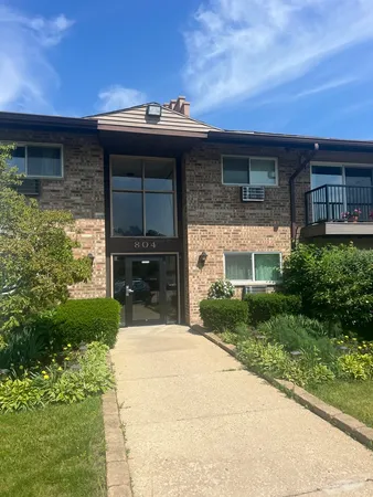 $239,900 | 804 East Old Willow Road, Unit 108, Prospect Heights, IL 60070