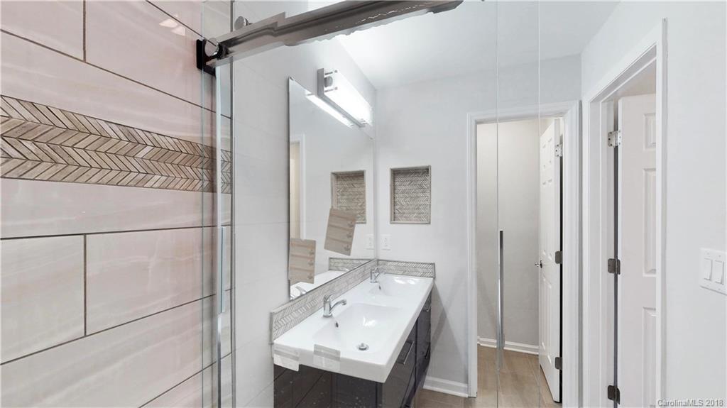 5001 Sharon Road, Unit E Charlotte, NC 28210 - Photo 17 of 20 Gallery Image 17