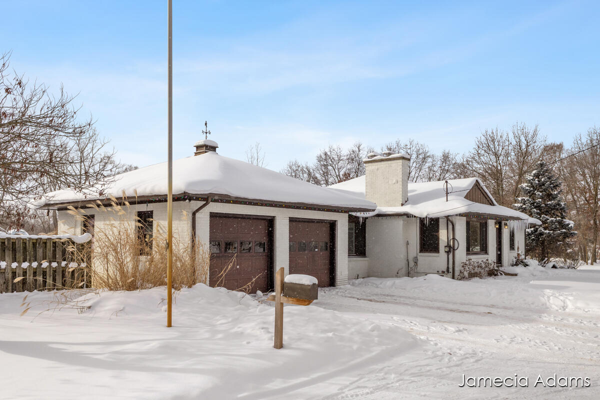 2132 4 Mile Road Northeast Grand Rapids, MI 49525 - Photo 3 of 21 IMG_1001