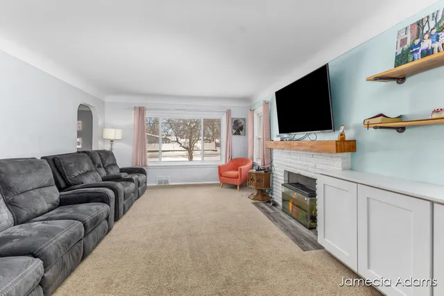 $1,500,000 | 2132 4 Mile Road Northeast, Grand Rapids, MI 49525