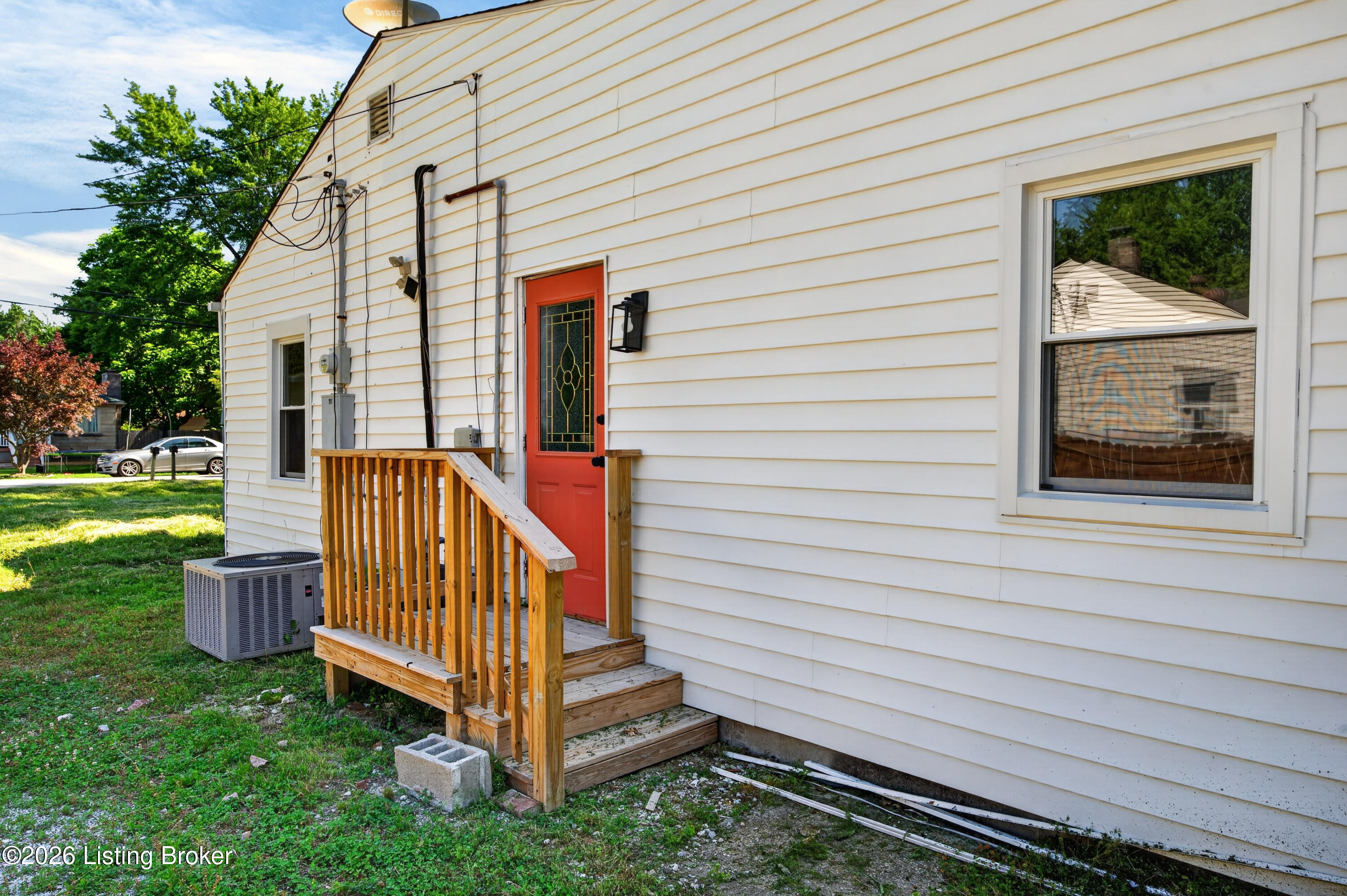 711 Shaffer Road Fairdale, KY 40118 - Photo 29 of 29 Side Door