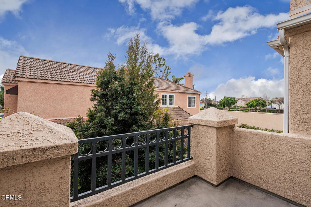 805 Moby Dick Lane Oxnard, CA 93030 - Photo 11 of 33