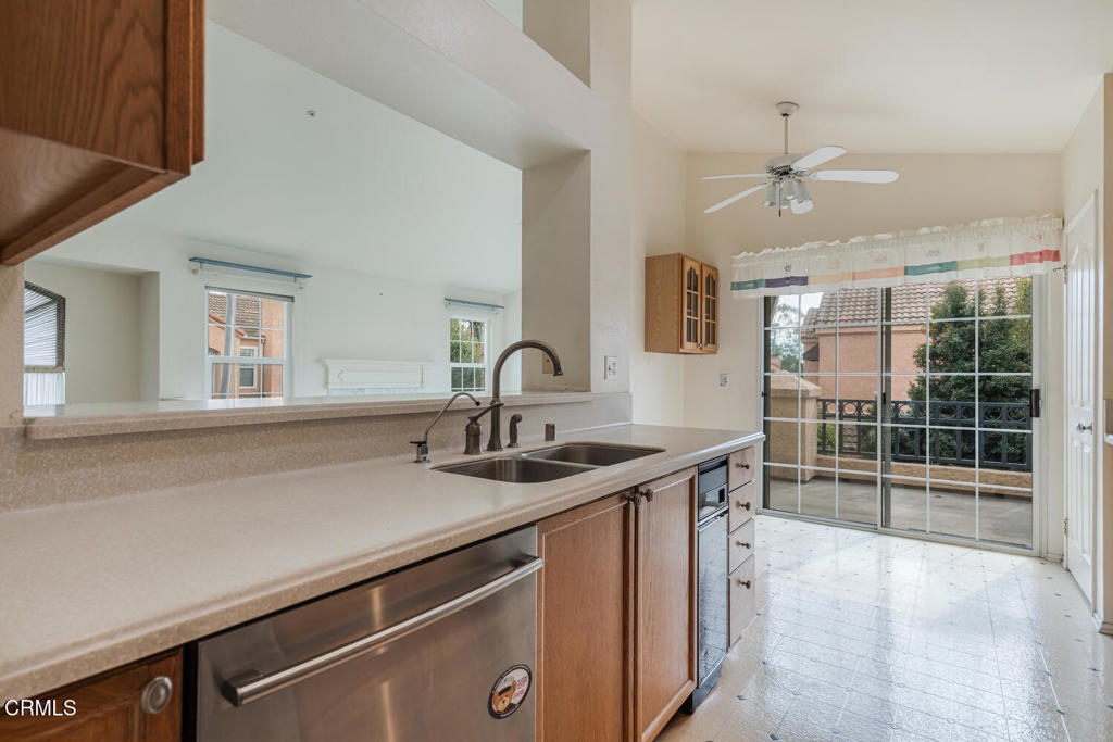 805 Moby Dick Lane Oxnard, CA 93030 - Photo 7 of 33