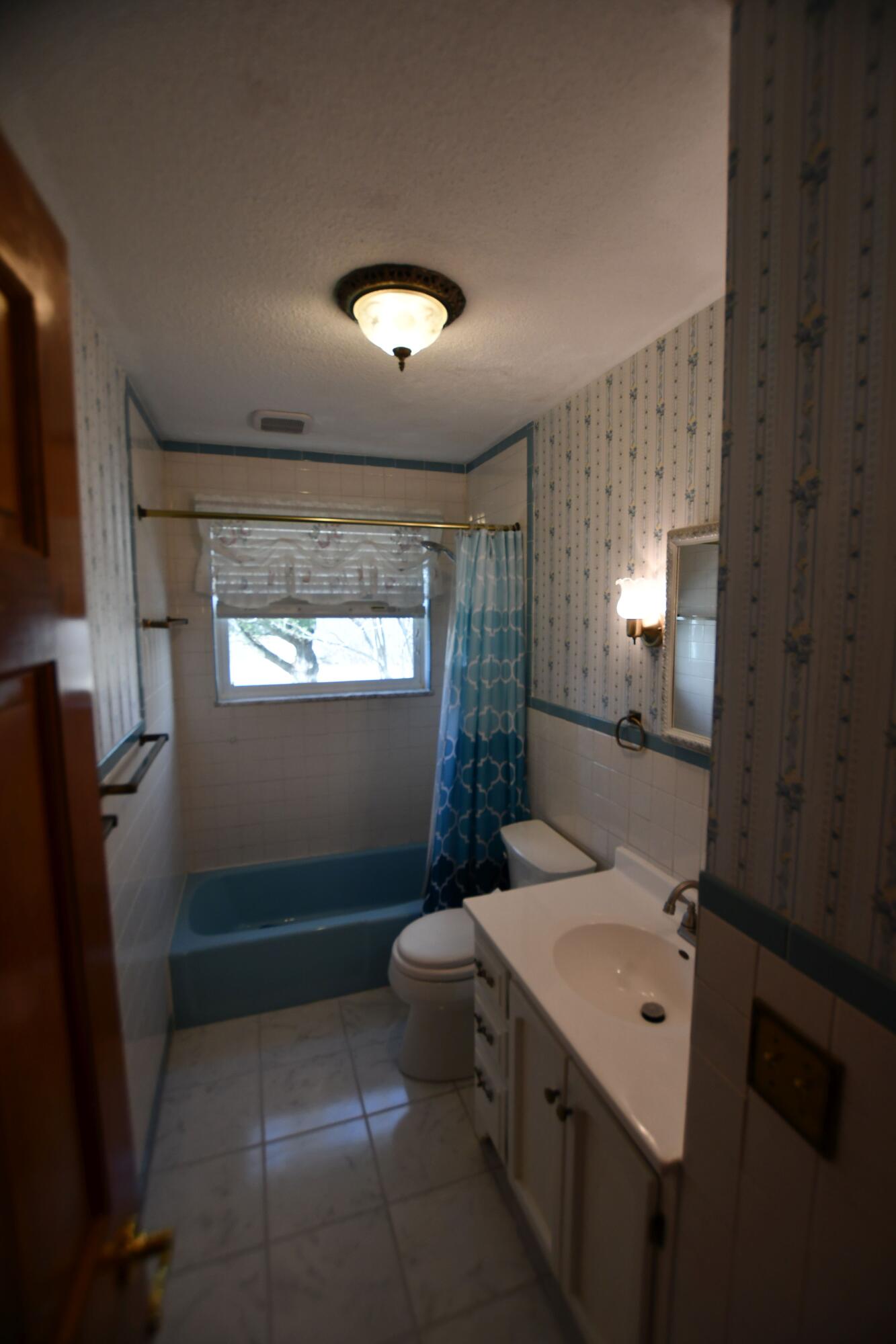 1209 College Hill Road Waco, KY 40385 - Photo 27 of 34 Bathroom 2