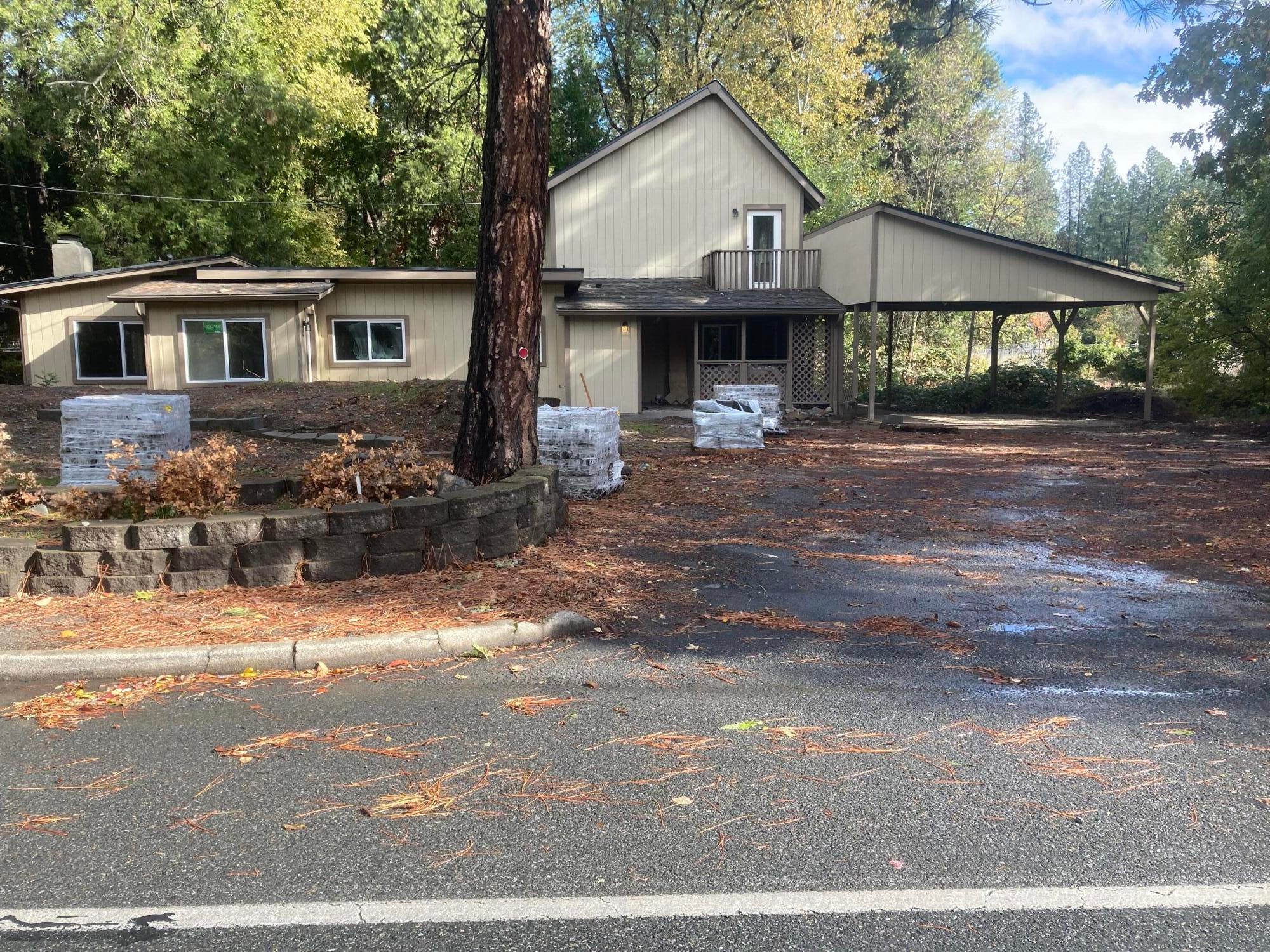 5483 New Hope Road Grants Pass, OR 97527 - Photo 1 of 10 68954739393__D7B15C51-8C85-452A-B360-668