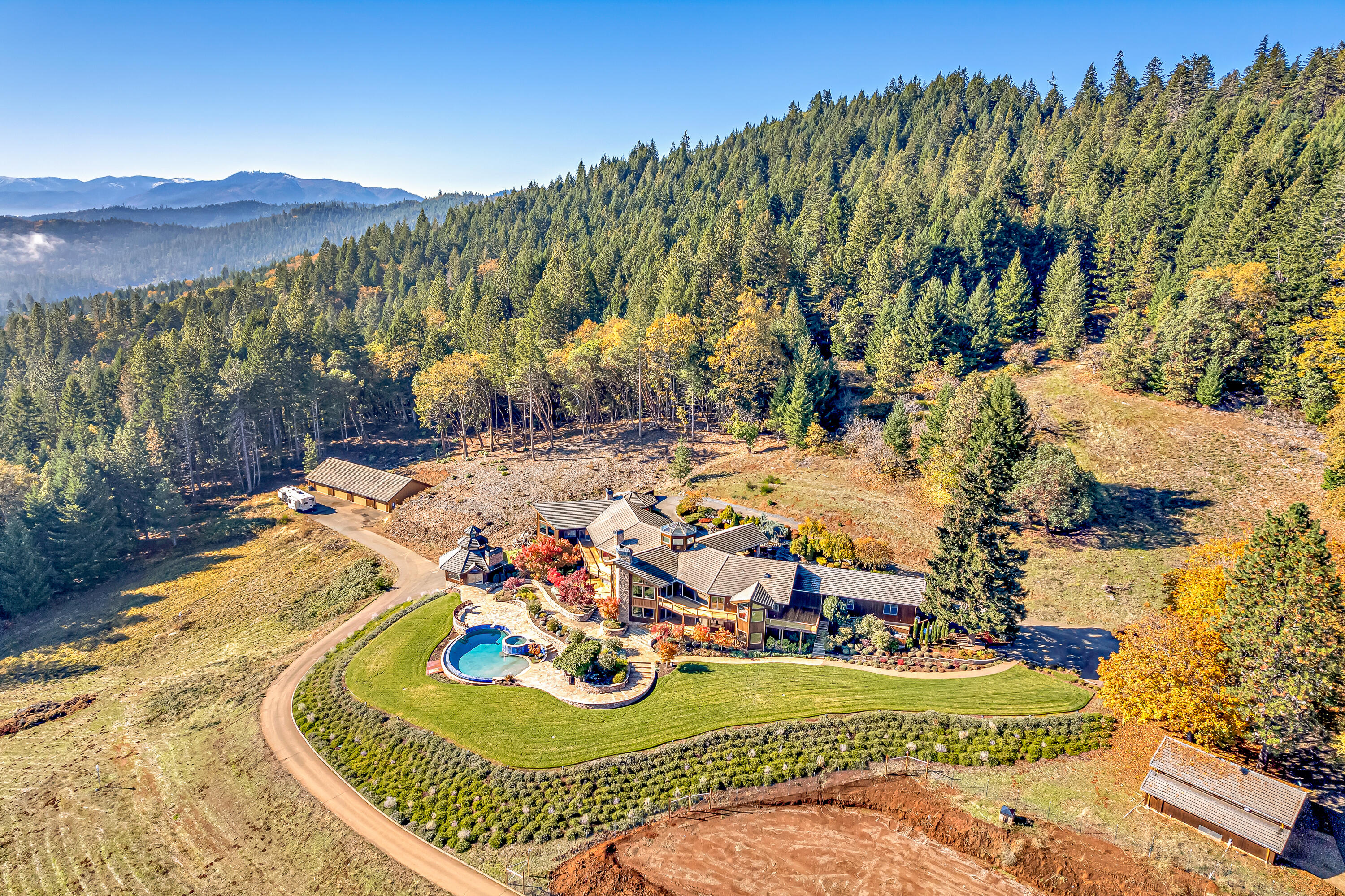 6380 Tunnel Loop Road Grants Pass, OR 97526 - Photo 6 of 83 Main Home, 2nd and 3rd Garages
