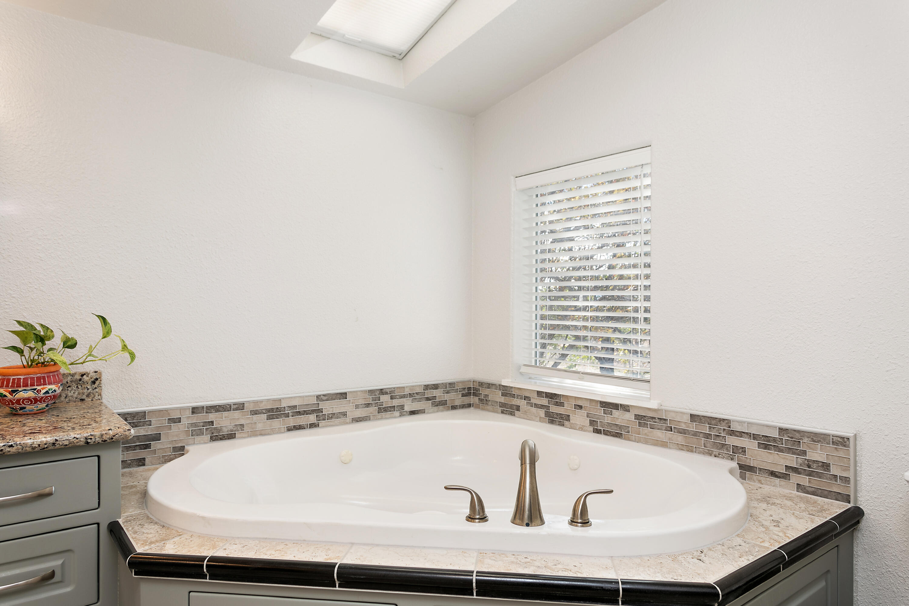 4685 Antelope Road White City, OR 97503 - Photo 28 of 68 Antelope-8352