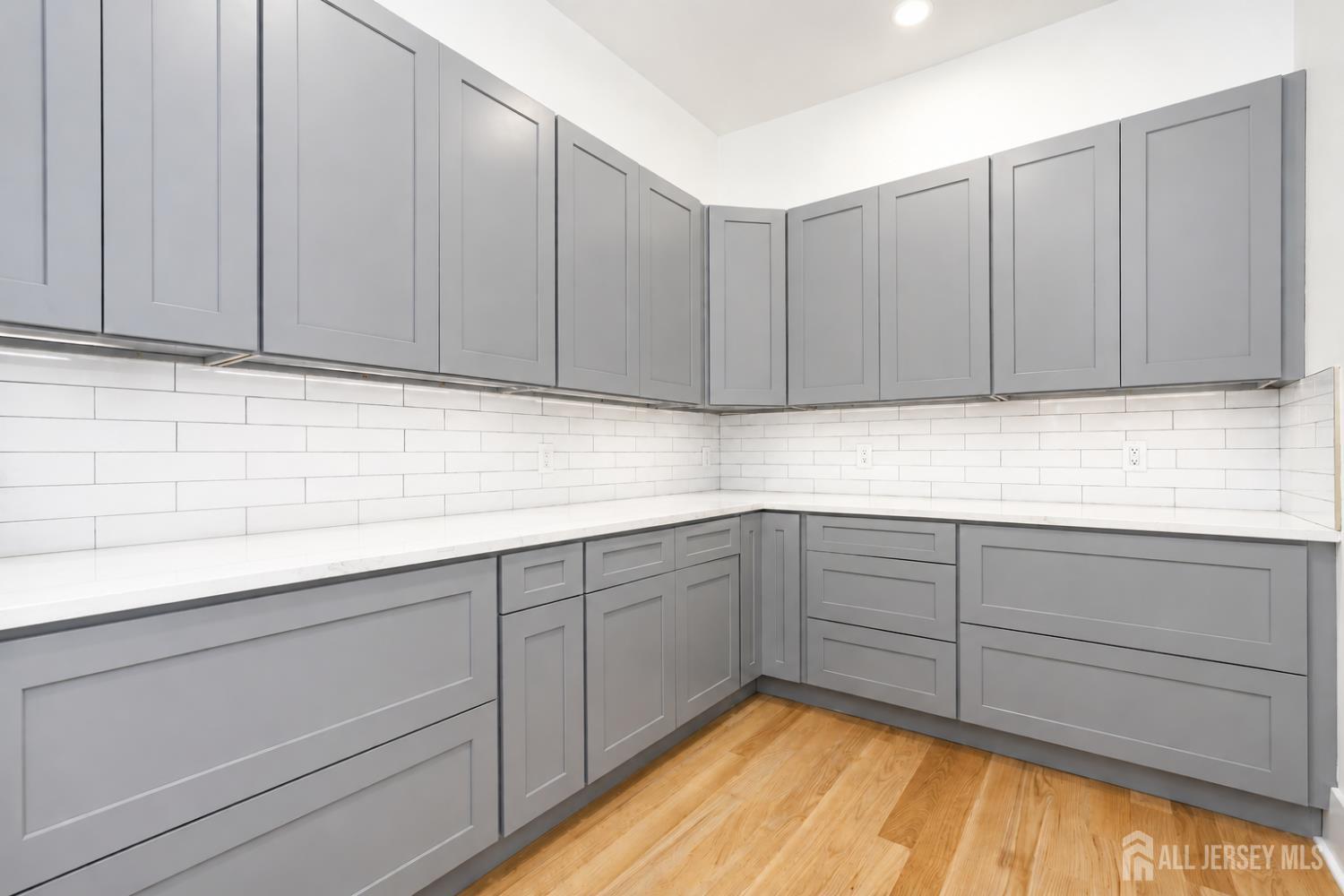 1684 Frank Street Edison, NJ 08820 - Photo 14 of 41
