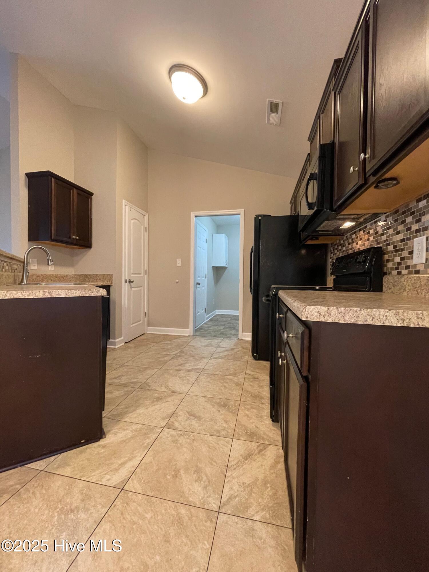 308 Sinclair Lane Hubert, NC 28539 - Photo 8 of 27 308SinclairKitchen1