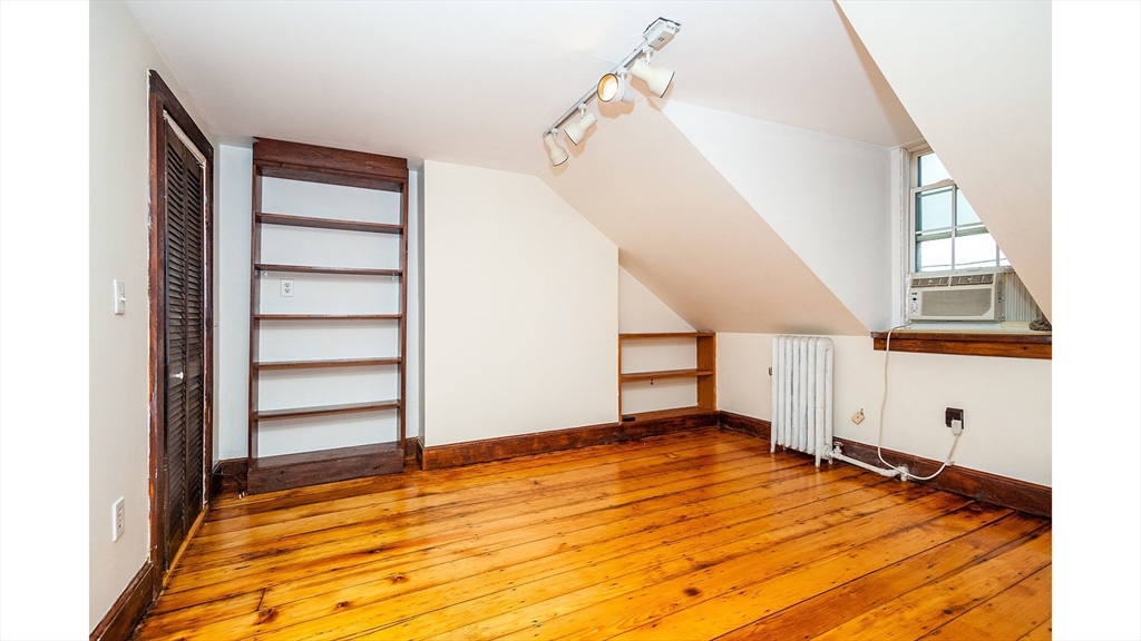 31 Myrtle Street, Unit 4 Boston, MA 02114 - Photo 7 of 14