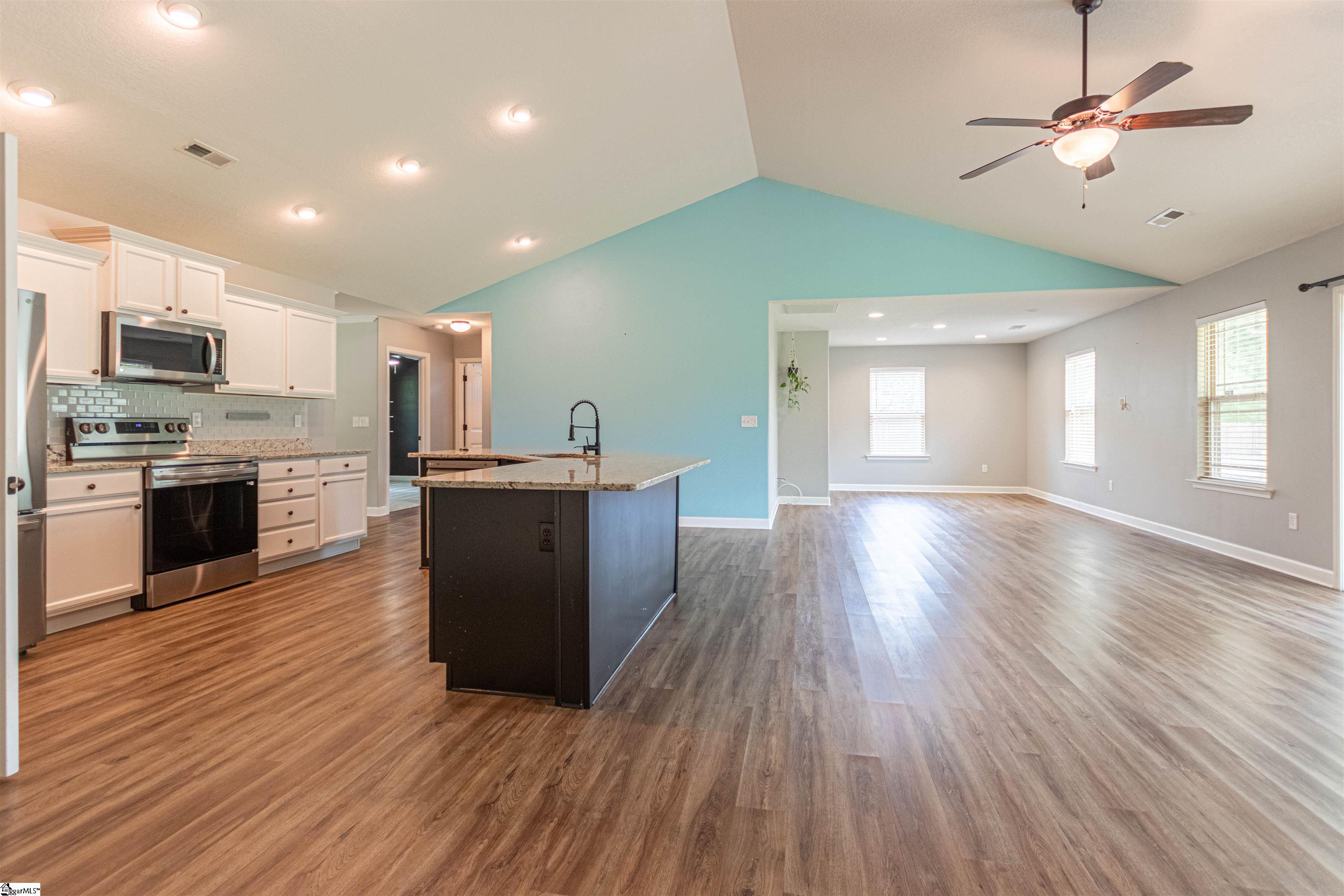361 Silver Lake Road Duncan, SC 29334 - Photo 8 of 28 Gallery Image 8