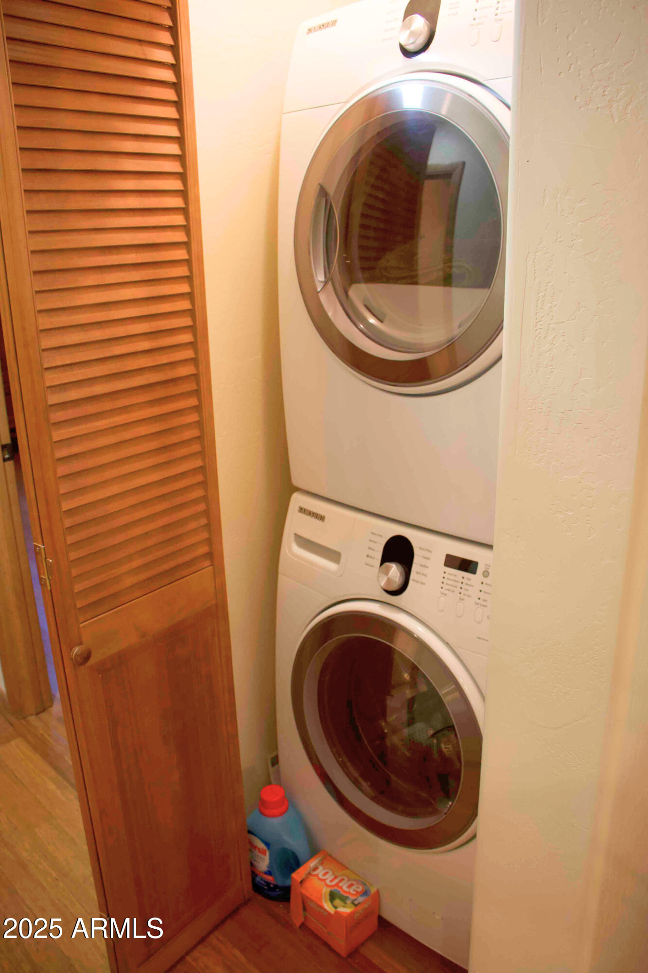 2592 Tom Loop Forest Lakes, AZ 85931 - Photo 20 of 25 a utility room with dryer and washer