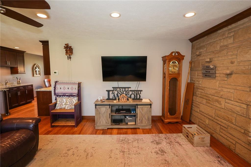 404 East Jamestown Road Greenville, PA 16125 - Photo 12 of 48