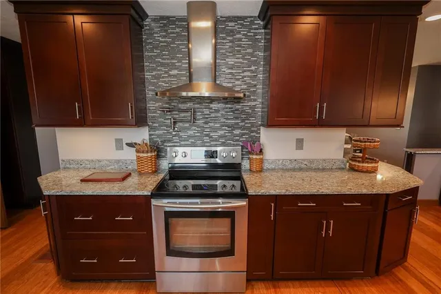 $335,000 | 404 East Jamestown Road, Greenville, PA 16125