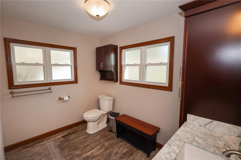 404 East Jamestown Road Greenville, PA 16125 - Photo 33 of 48 Large full bath