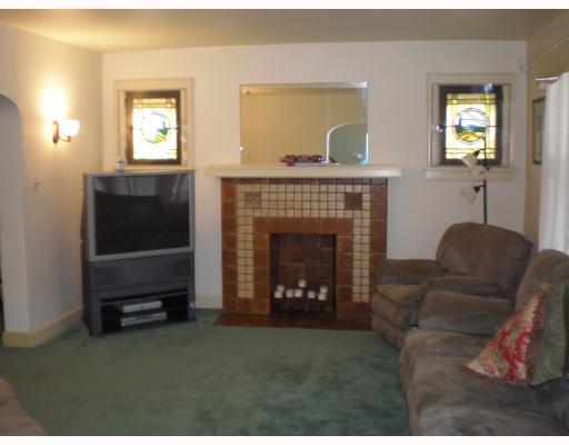 3400 Brighton Road Brighton Heights, PA 15212 - Photo 3 of 17 Living Room.