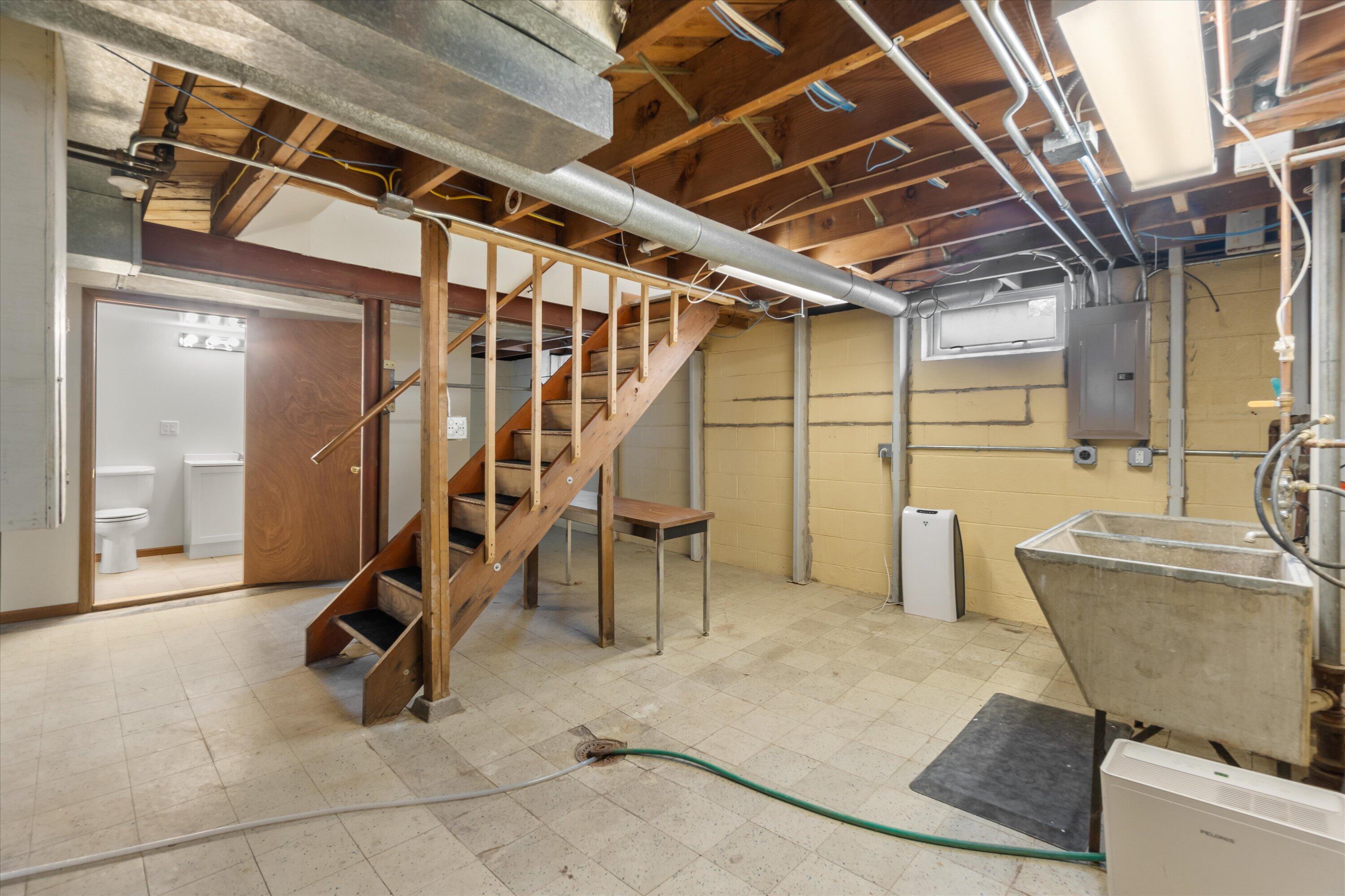 3211 South 72nd Street Milwaukee, WI 53219 - Photo 25 of 30 27-DSC00917