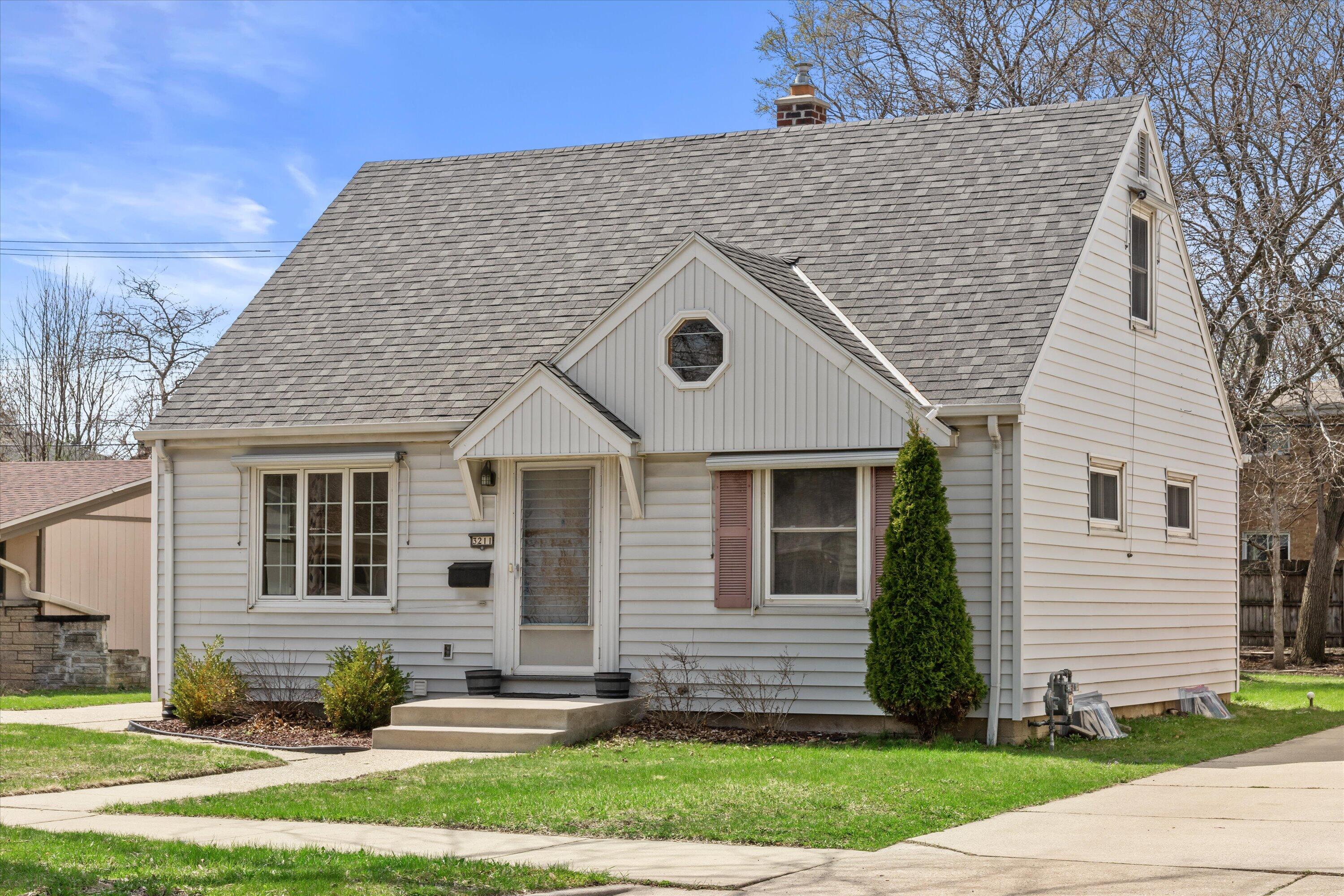 3211 South 72nd Street Milwaukee, WI 53219 - Photo 3 of 30 Side