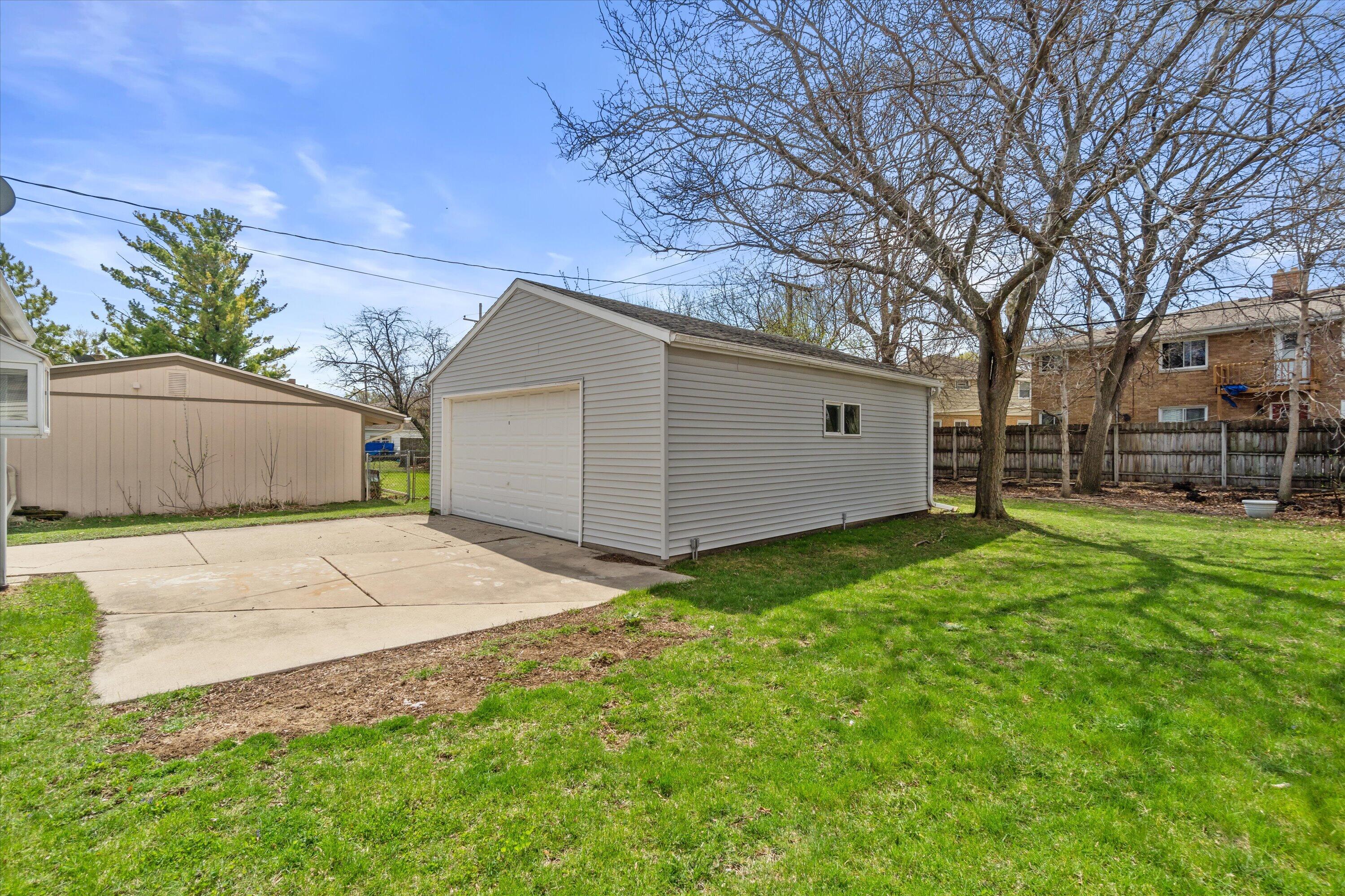 3211 South 72nd Street Milwaukee, WI 53219 - Photo 4 of 30 Garage