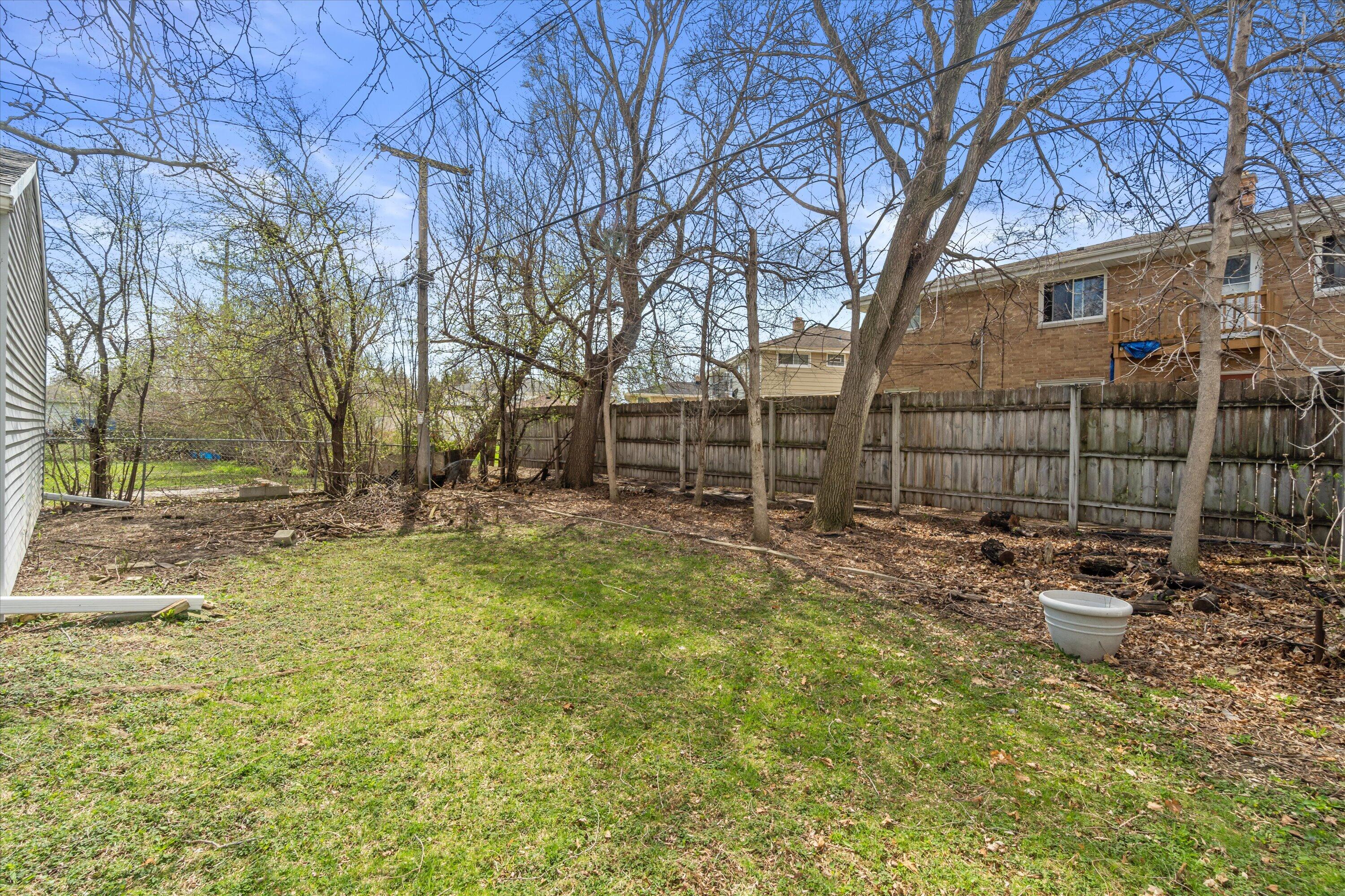 3211 South 72nd Street Milwaukee, WI 53219 - Photo 5 of 30 Yard