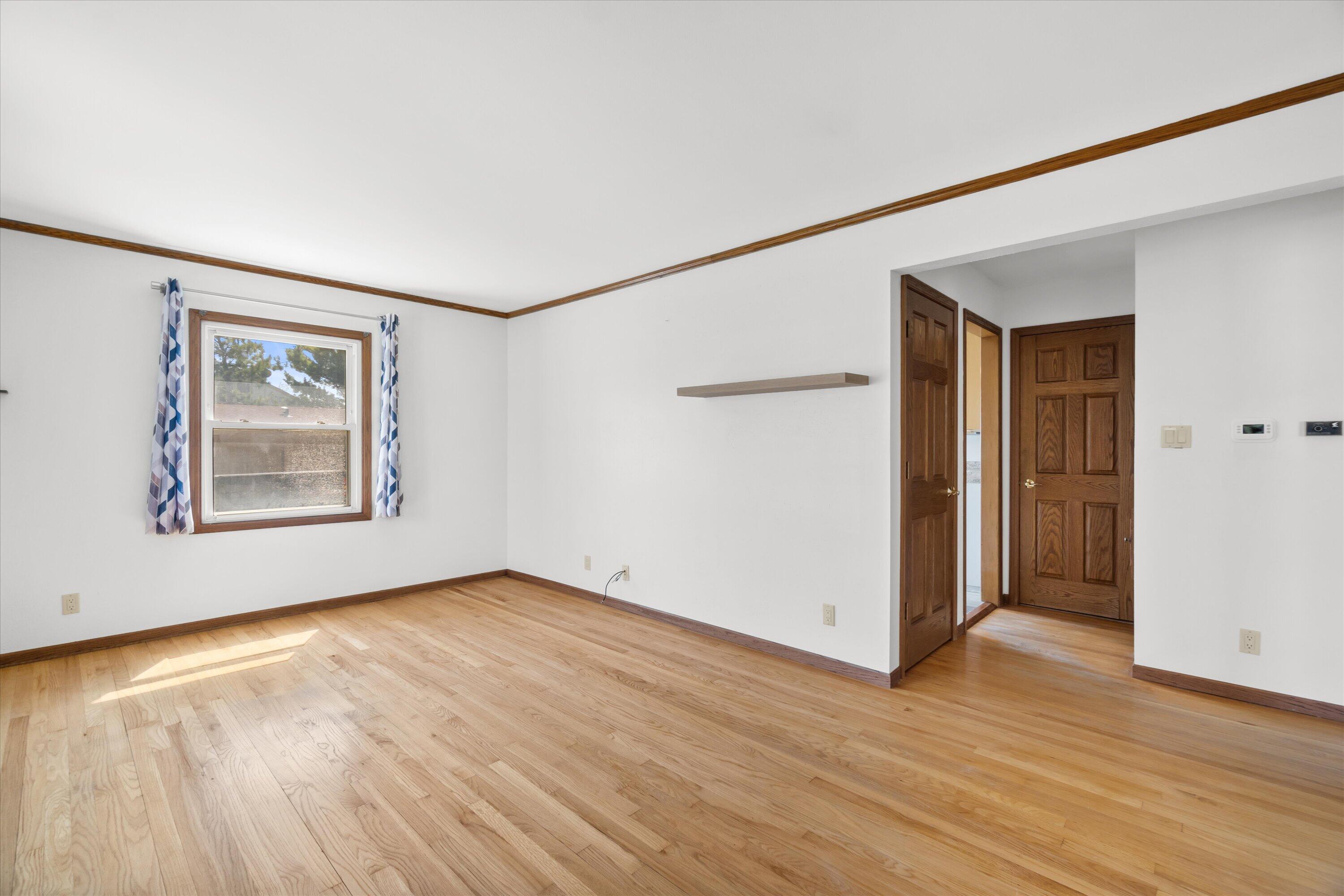 3211 South 72nd Street Milwaukee, WI 53219 - Photo 7 of 30 Living room