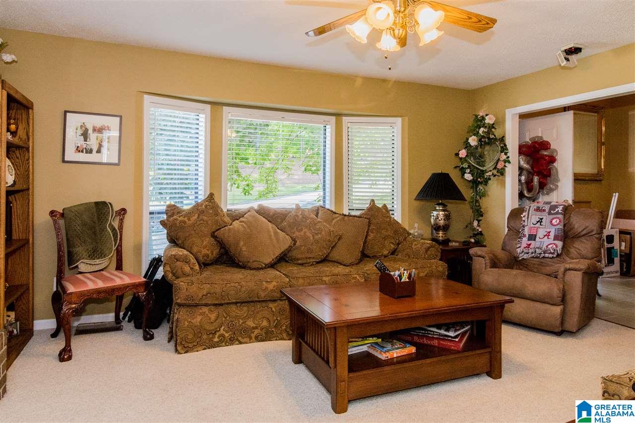 100 Spinnaker Lane Alabaster, AL 35007 - Photo 4 of 33