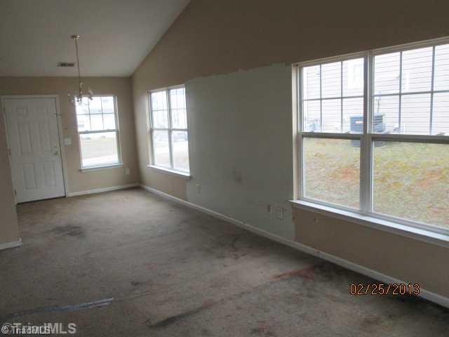 2715 Alpha Street High Point, NC 27263 - Photo 3 of 9 Interior Space/Layout.