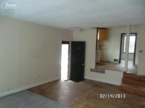 863 Milford Road Holly, MI 48442 - Photo 4 of 10 20338835-3.JPG