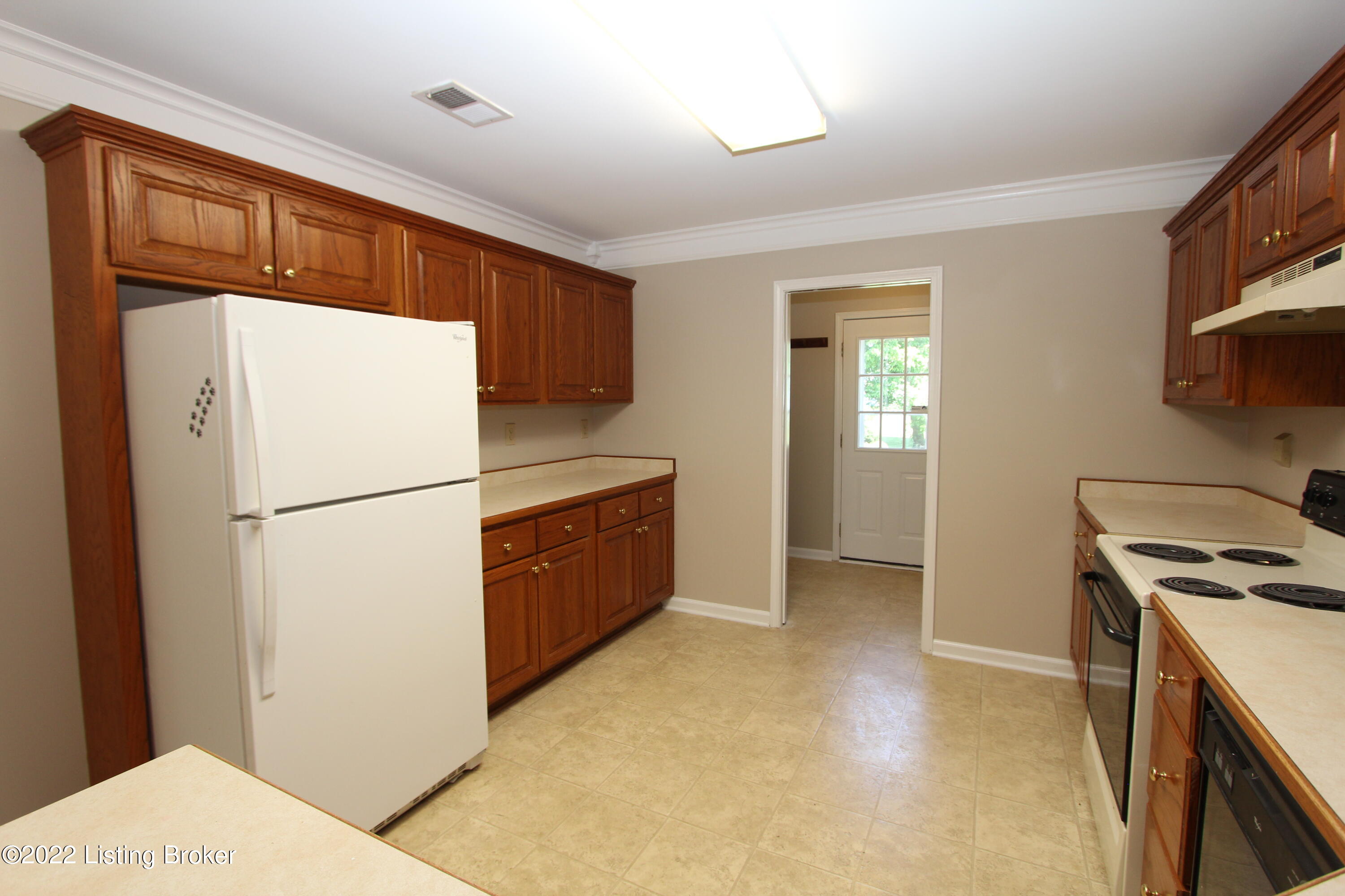 1421 Johnson Road Lawrenceburg, KY 40342 - Photo 4 of 26 Kitchen (4)