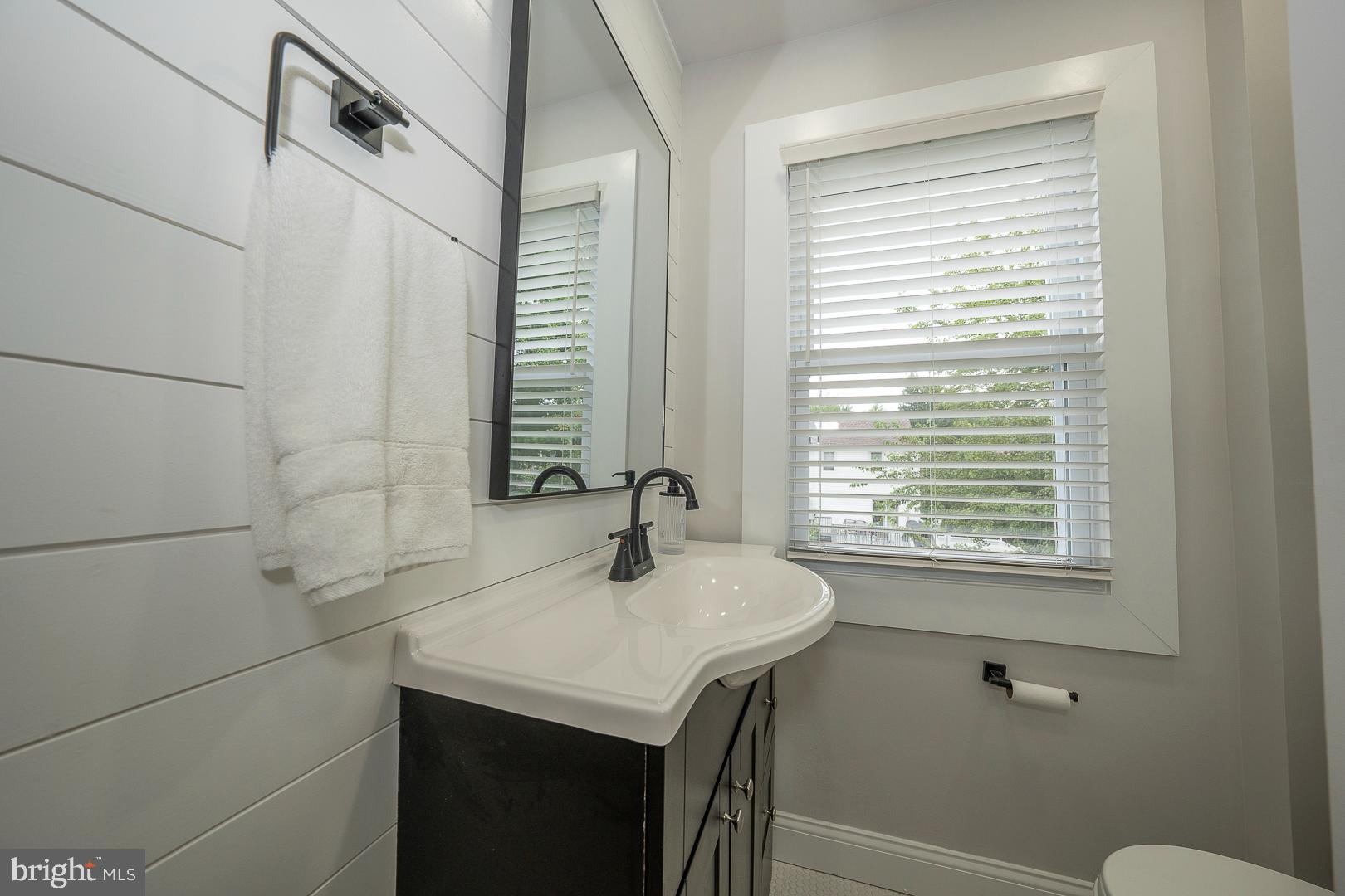 2727 Oakford Road Ardmore, PA 19003 - Photo 19 of 31 Renovated Ceramic Tile Bathroom
