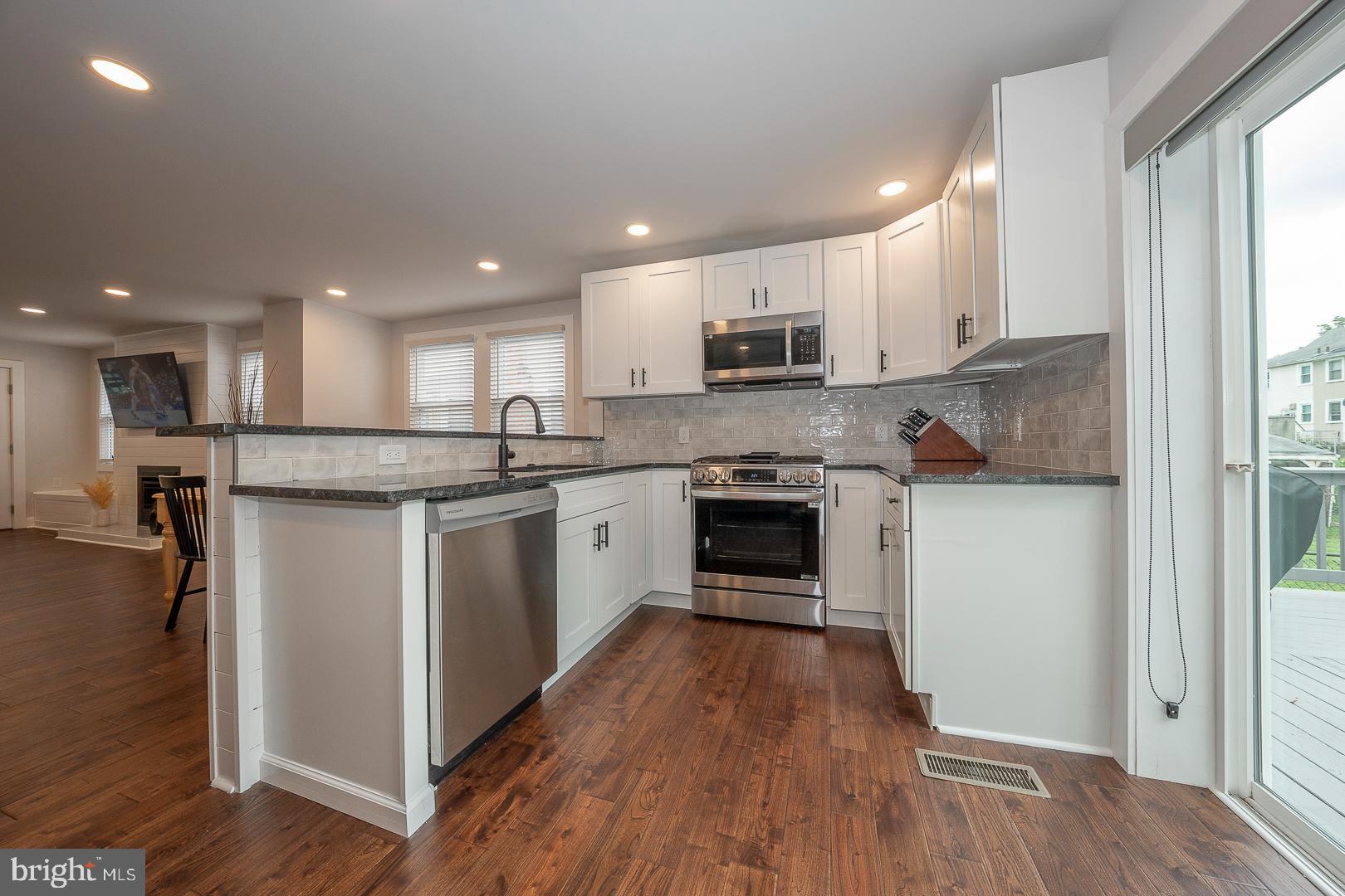 2727 Oakford Road Ardmore, PA 19003 - Photo 10 of 31 New Kitchen w/ Granite Countertops