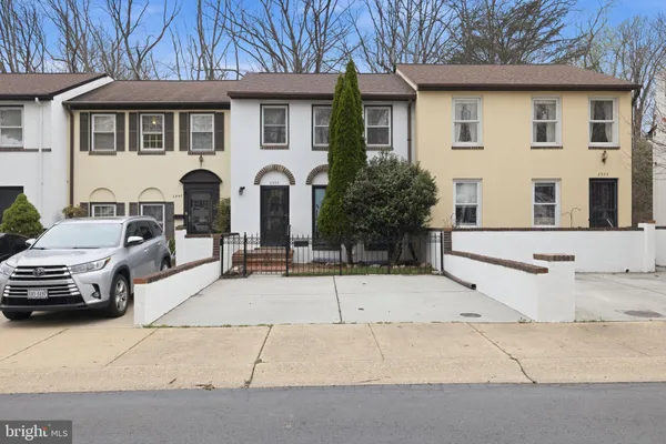 $644,000 | 2938 Espana Court, Fairfax, VA 22031