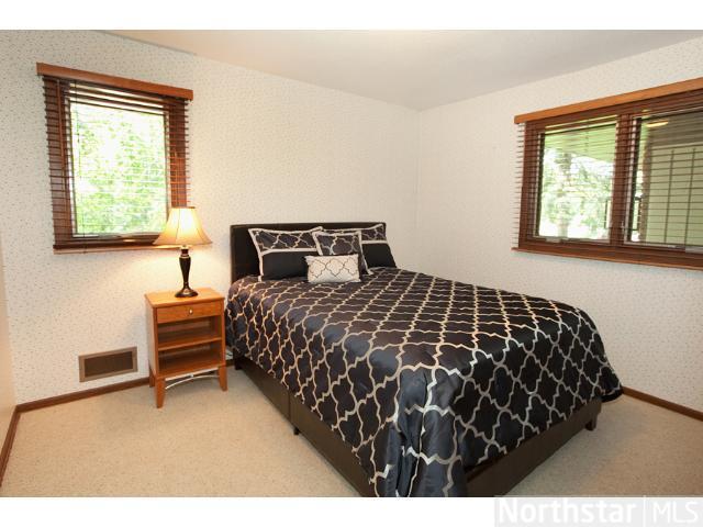 1681 County Rd C2 West Roseville, MN 55113 - Photo 12 of 18 Gallery Image 12